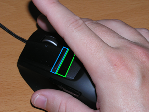 Highlighted DPI controls on the Logitech G9 under left mouse button